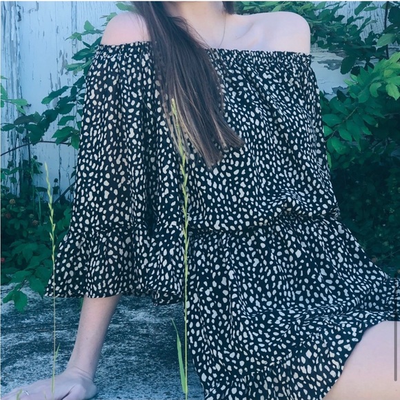 NWT Eesome Shorts Romper with Ruffles - Picture 5 of 5